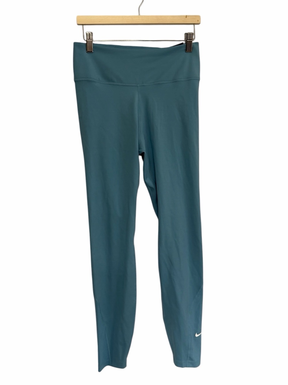 Nike Women’s Mid Rise Leggings Size Medium